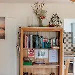 2 Bed In Oc-w301