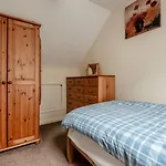 2 Bed In Oc-w301 * Whitby