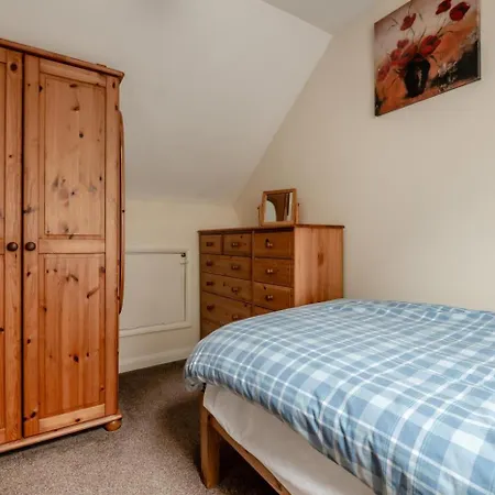 2 Bed In Oc-w301 * Whitby